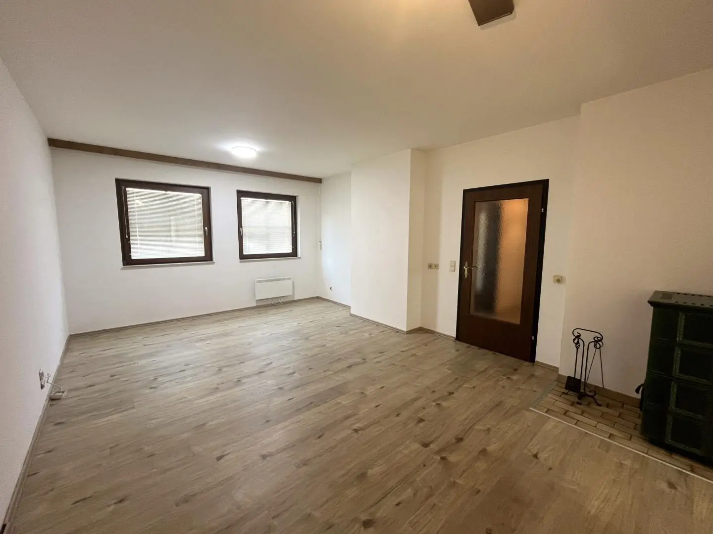 Ruhig gelegene Wohnung mit Garage und Kachelofen
