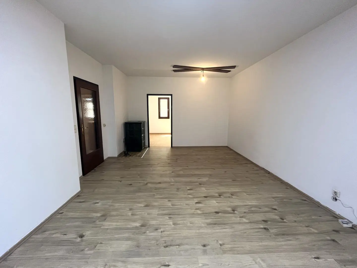 Ruhig gelegene Wohnung mit Garage und Kachelofen