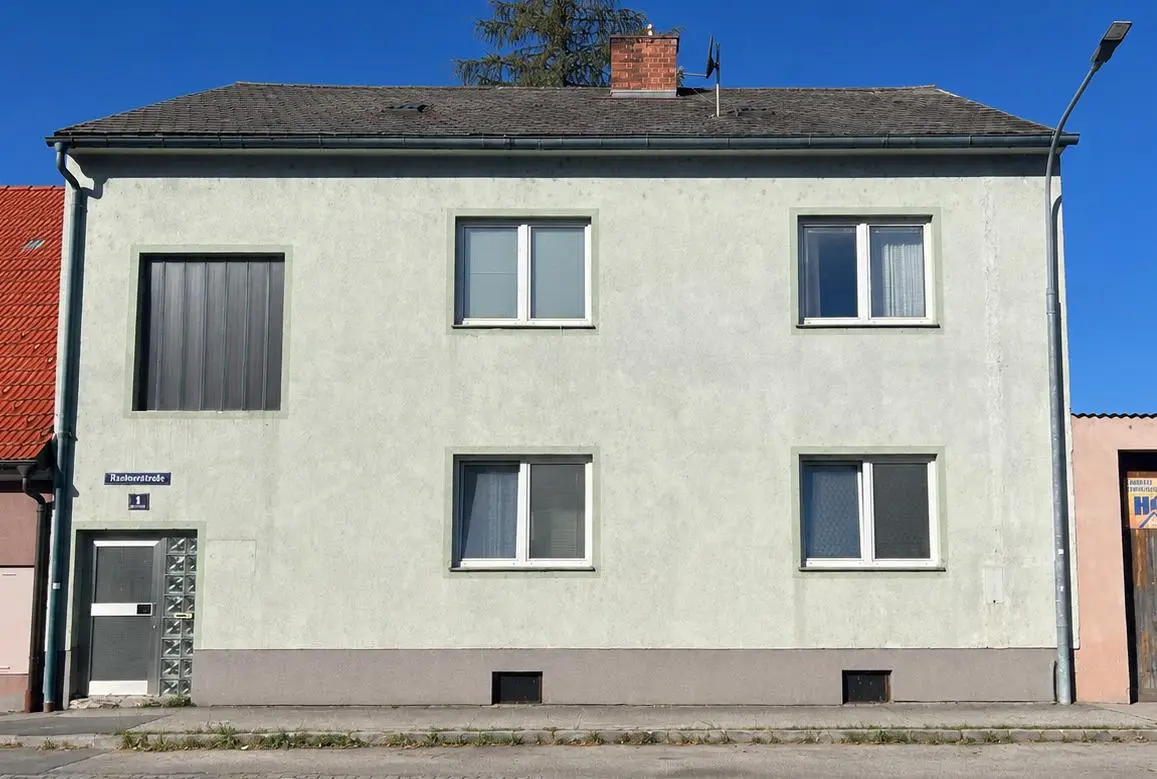 Zentrale Wohnung in Haus mit Garage und Terrasse