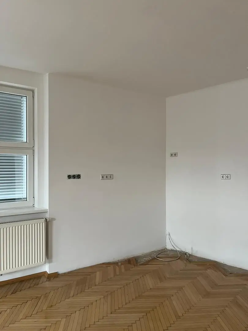 Helle Wohnung gegenüber Schillerpark mit Lift