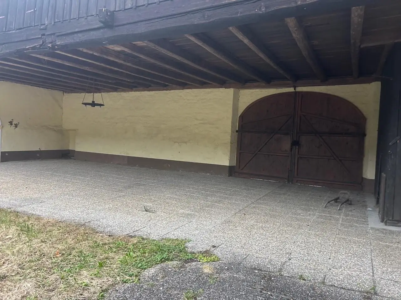 Wohnung im alten Bauernhof mit Bauland