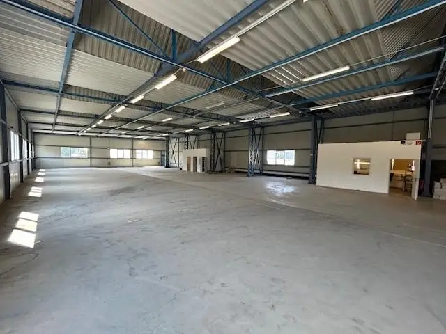 Good transport links and truck ramps Wohnung