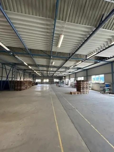 Good transport links and truck ramps Wohnung