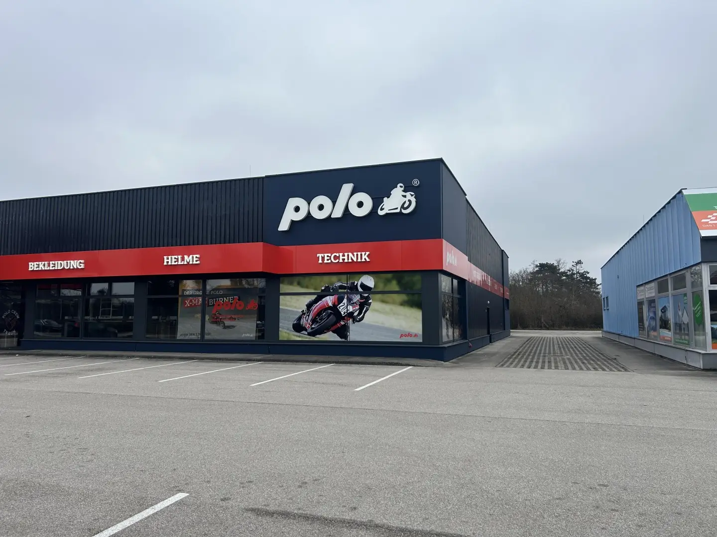 Visible modernised commercial space with loading access Apartment