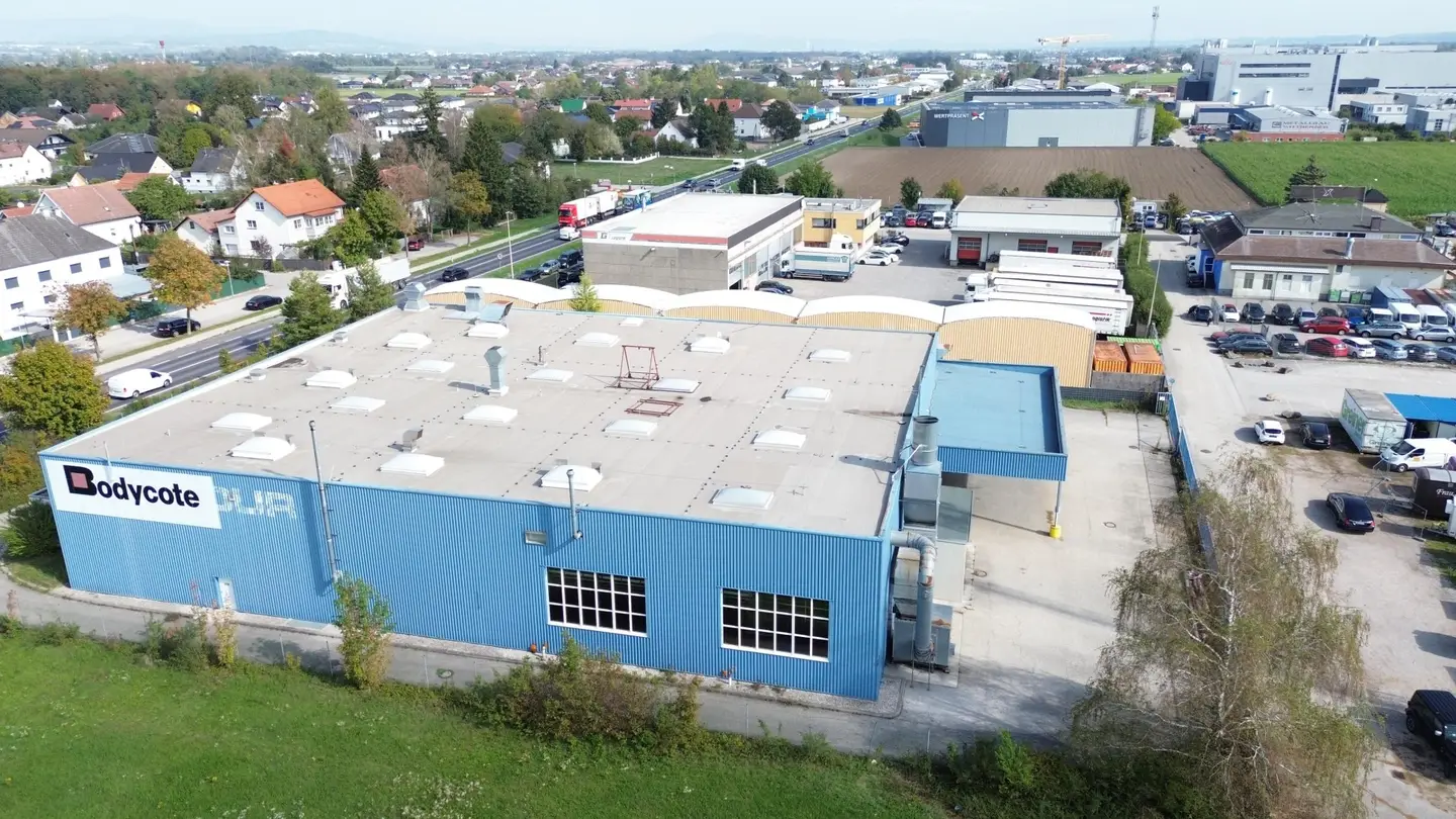 Halle mit 2.500 KVA Strom und Krananlagen Loftwohnung