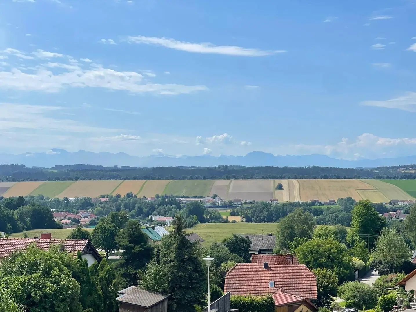 Neubauwohnung mit freiem Ausblick und Hanglage