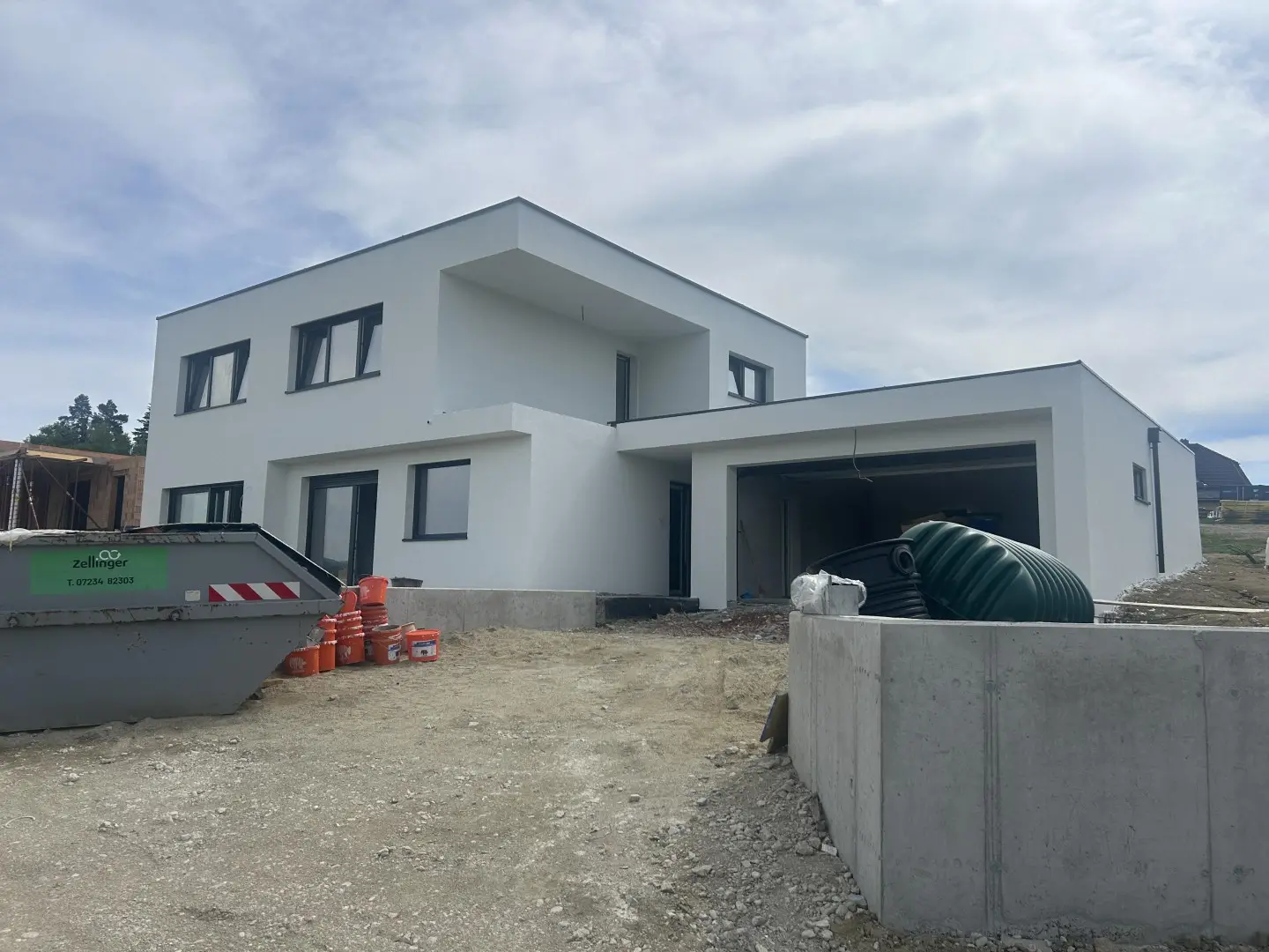 Neugebautes Luxushaus  649.000 EURO  NEUER PREIS   Ziegelmassiv  mit Fernsicht, Pool,Doppelhäuser  495.000mit Pool