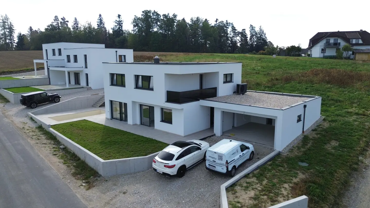 Familienwohnung mit beheizbarem Pool und großer Terrasse
