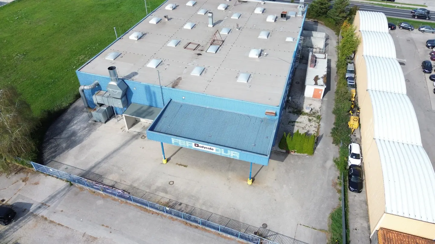 Loftwohnung in Gewerbelage mit Krananlagen und Bürobereich