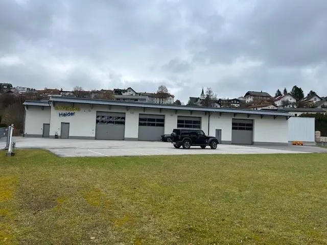 Loftwohnungartige Halle mit Fußbodenheizung