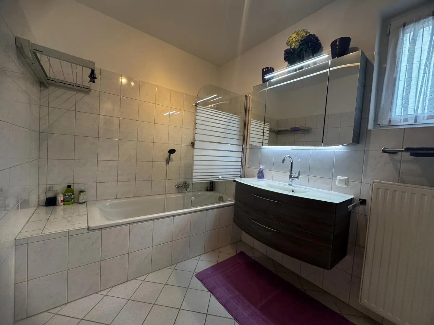 Voll möblierte Wohnung mit Südbalkon nahe Plus City
