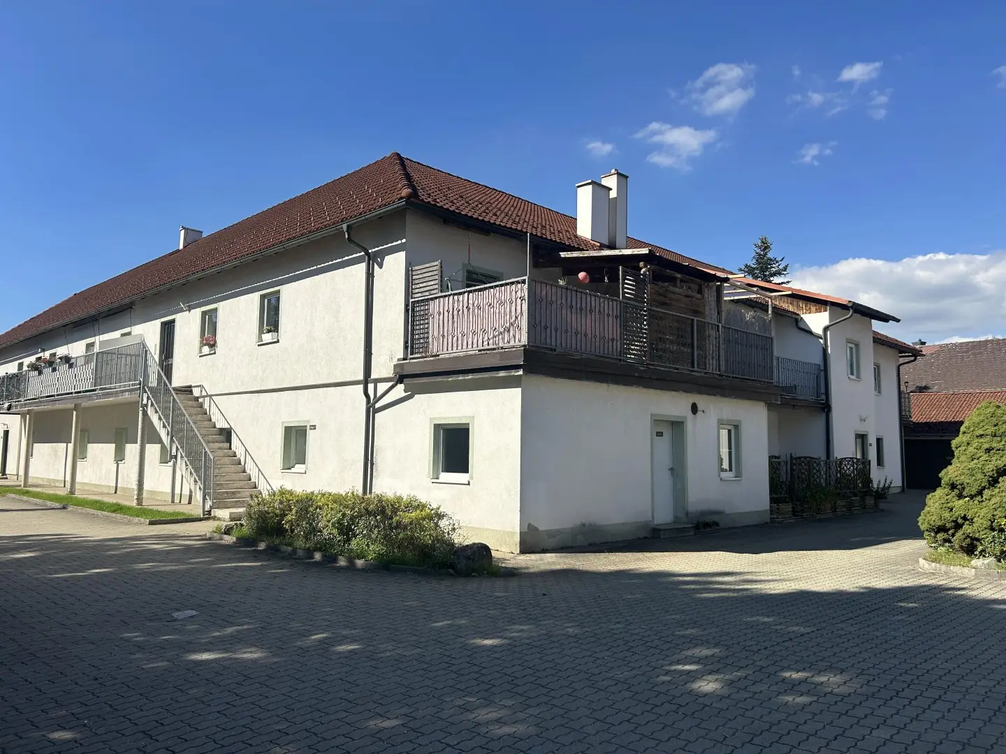 Renditestarker Vierkanthof gepflegte Anlegerwohnung