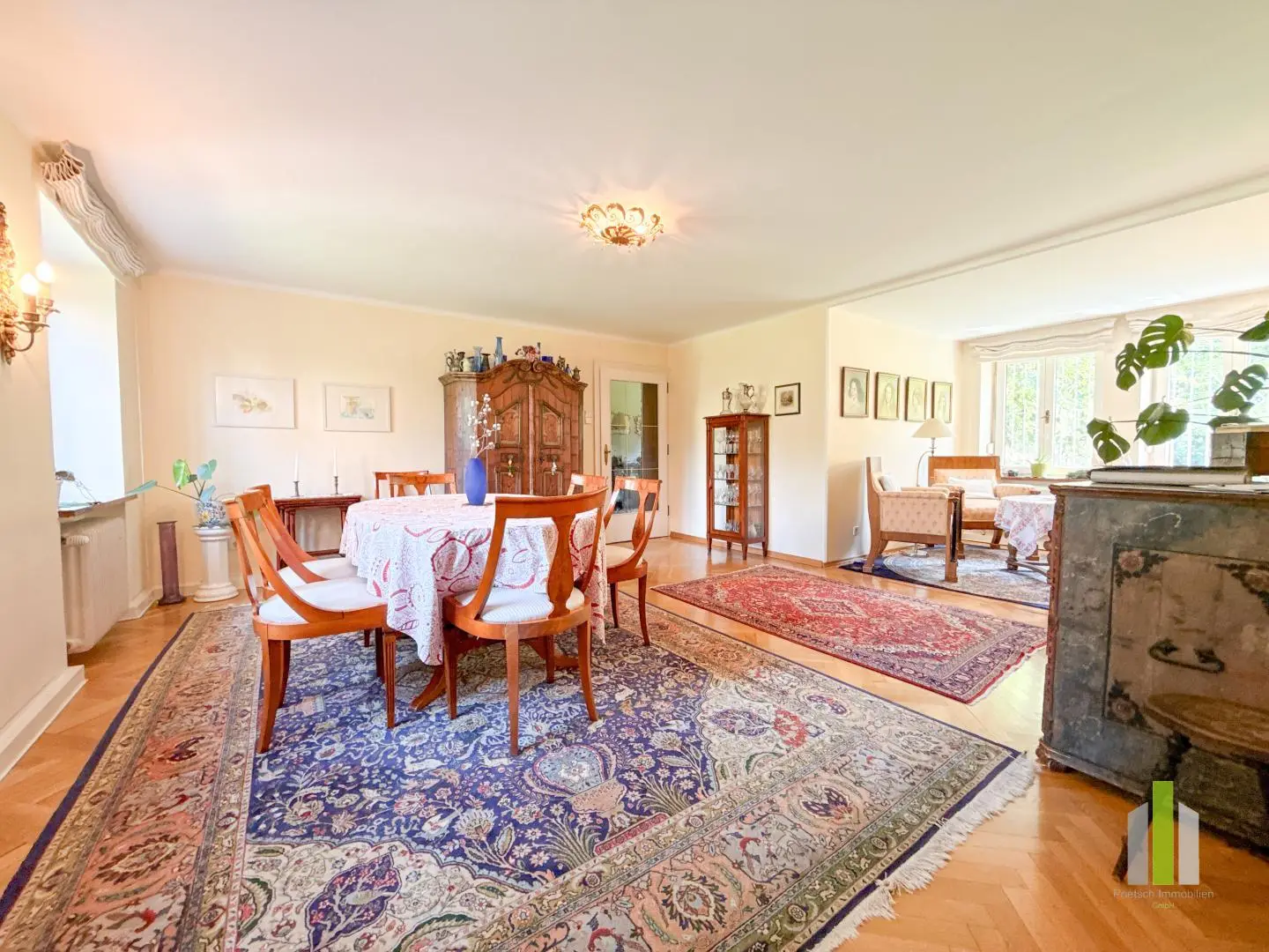 City villa with large garden near old town Apartment