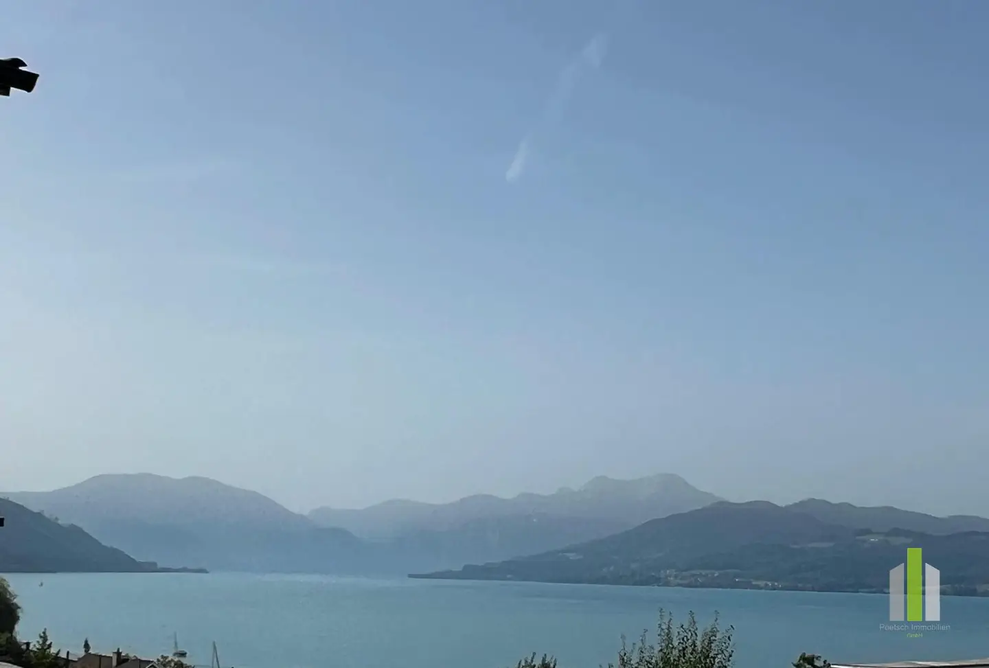 Bright apartment with lake and mountain view