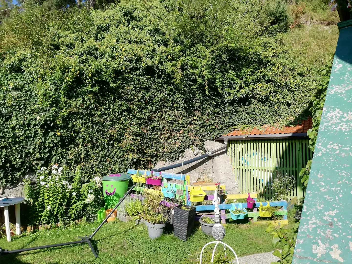 Investment apartment in quiet sunny location with garage