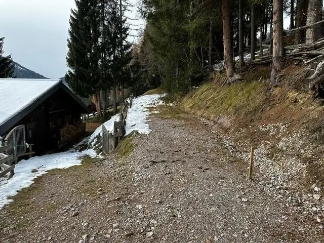 Hochgelegenes Grundstück mit Baubewilligung Ferienwohnung