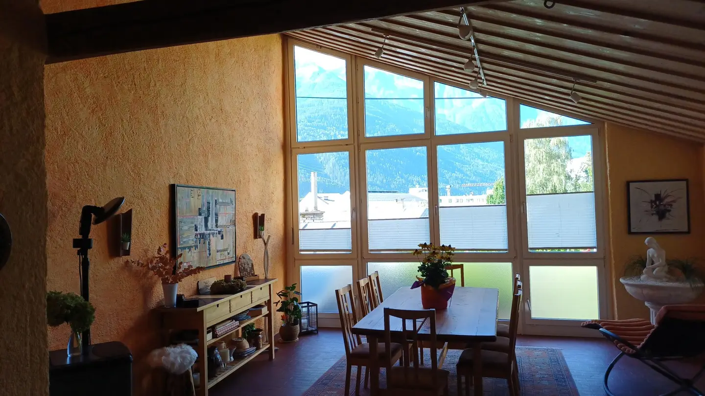 Central apartment in town house with winter garden