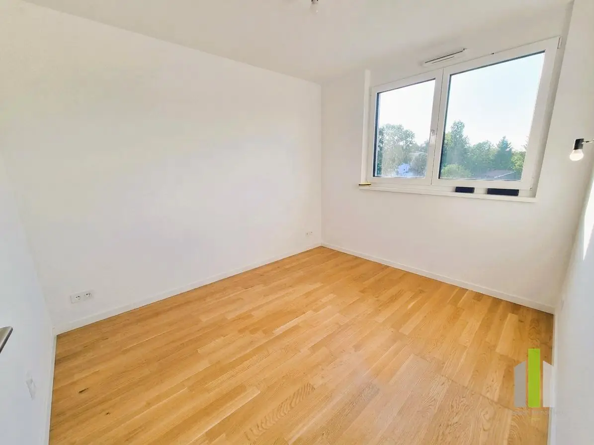 Neuwertige Wohnung mit südost Balkon und Tiefgarage