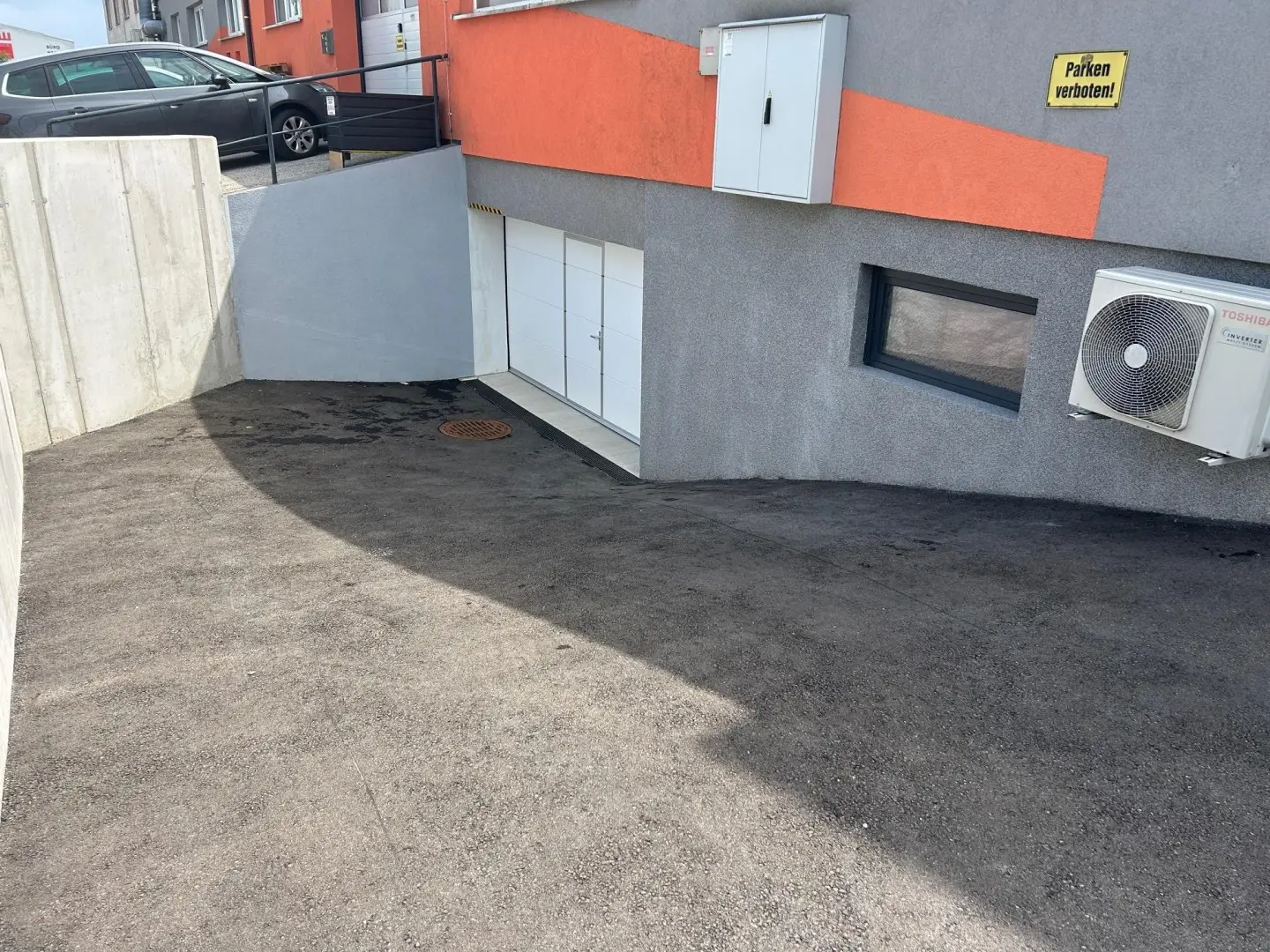 Souterrainwohnung mit großer Garage ideal für Oldtimer