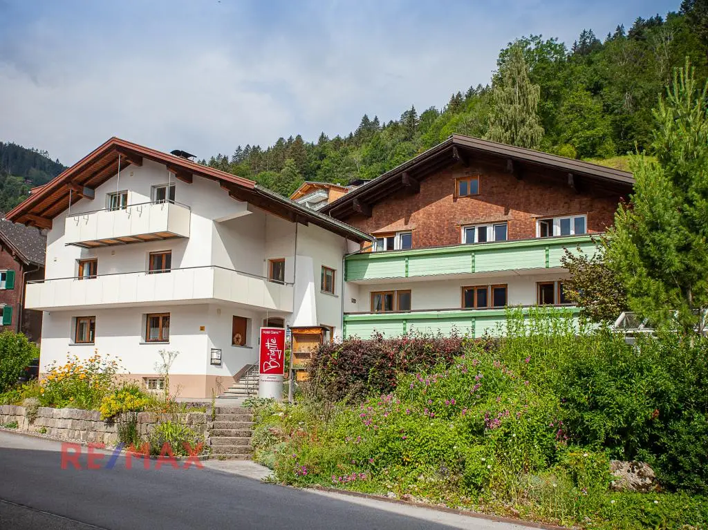 Holiday apartment with sauna area and spacious garage
