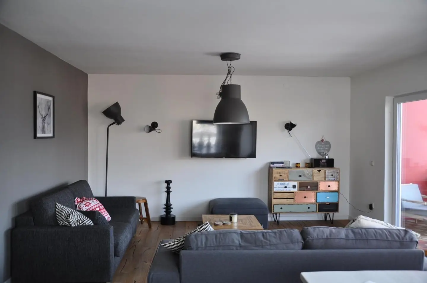 Lichtdurchflutete Wohnung mit Südbalkon und Garten