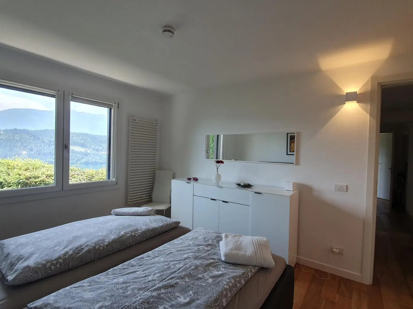 Erdgeschosswohnung mit Terrasse und Seeblick