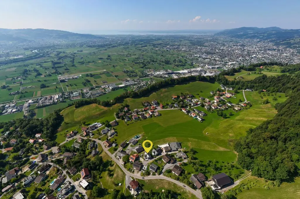 Ruhig wohnen, weit blicken, 
Natur direkt vor der Tür: Einfamilienhaus in Hohenems-Schuttannen