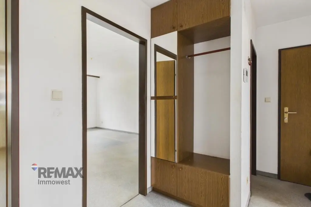 Bright Wohnung with balcony and excellent transport links