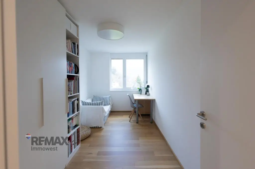 Lichtdurchflutete Wohnung mit großer Terrasse und Rheintalblick