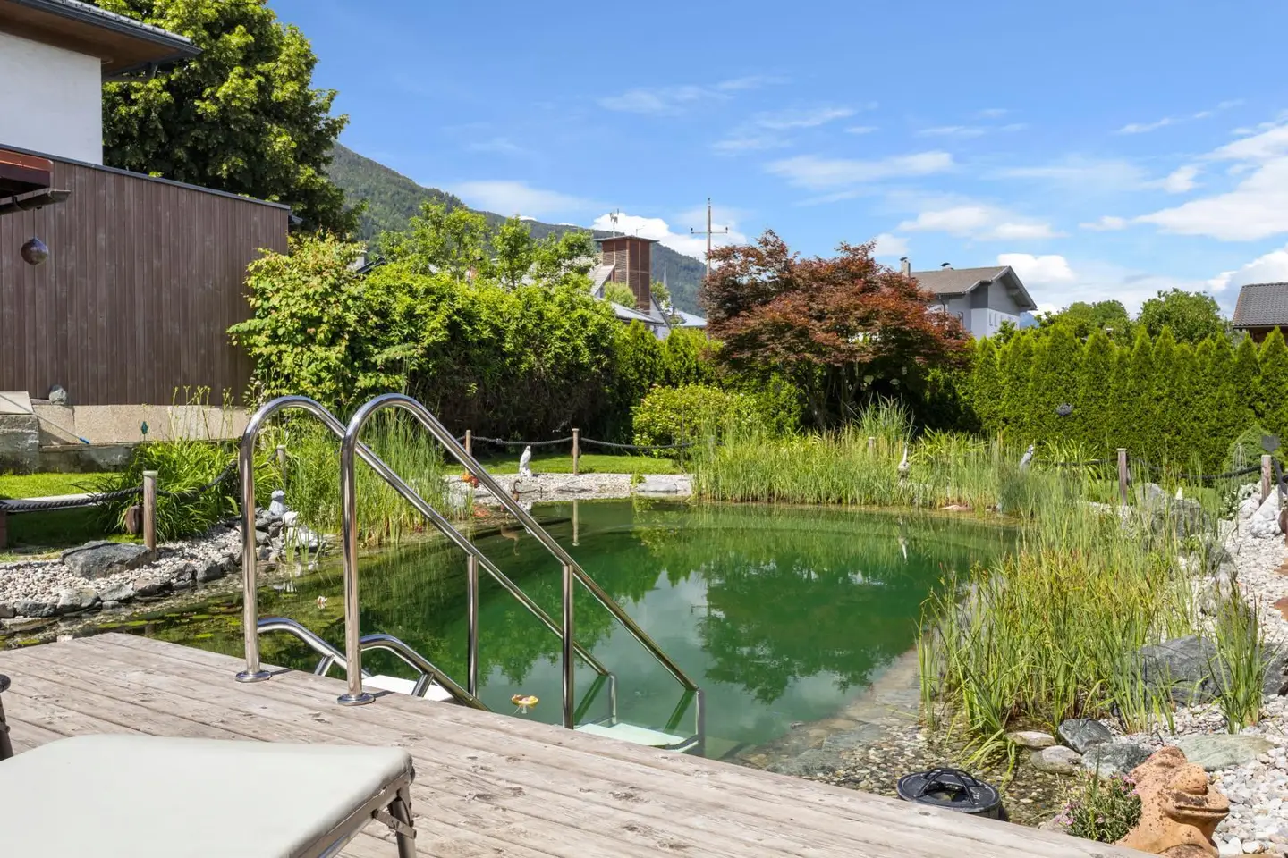 Wohnung am Naturschwimmteich mit separater Einliegerwohnung