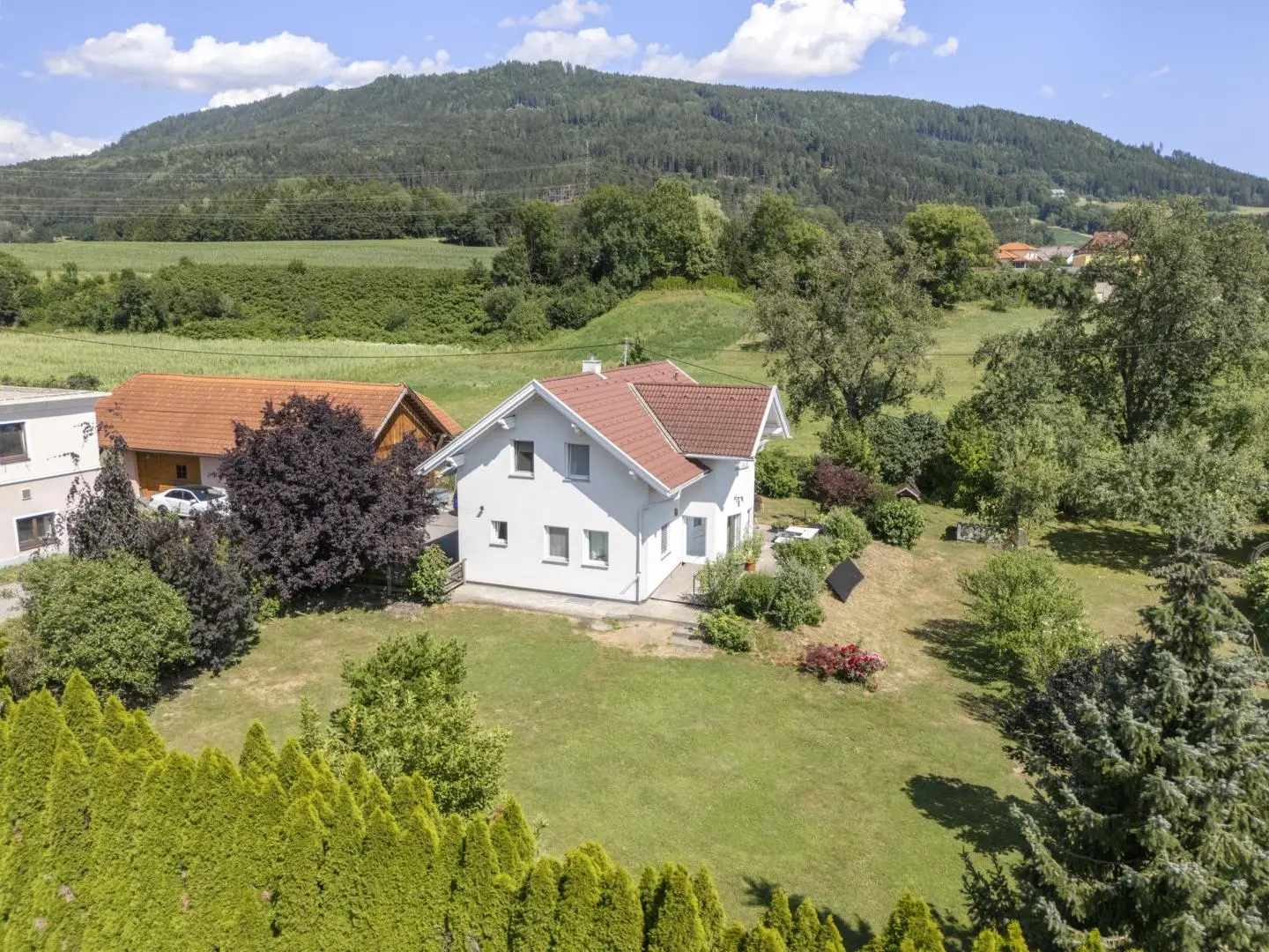 Sonnige Familienwohnung mit großem Garten und Wärmepumpe
