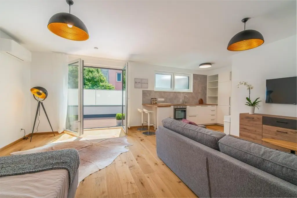 Vollmöblierte Wohnung mit Terrasse und Grünblick