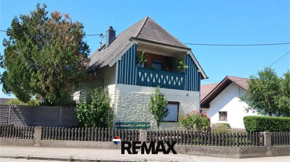 Ruhig gelegene Familienwohnung mit Garage und Garten