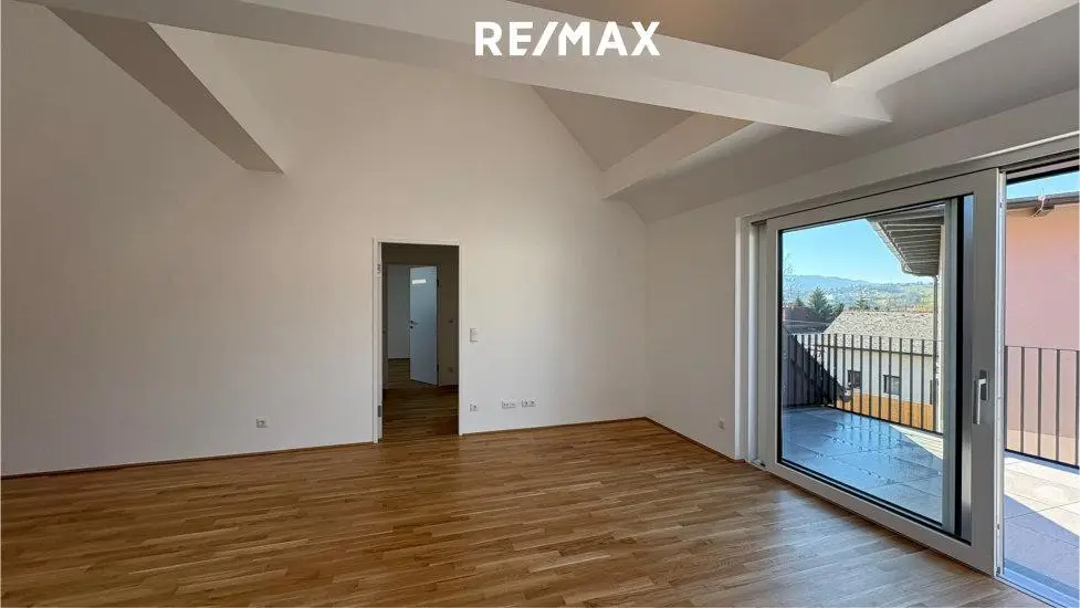 Neue Dachgeschosswohnung mit 124 m² in Oberweis zu mieten!