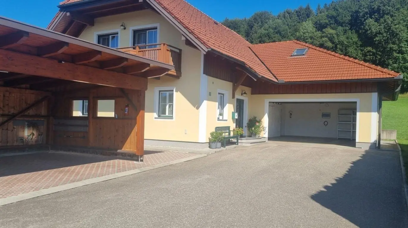 Quiet family apartment with garden and garage