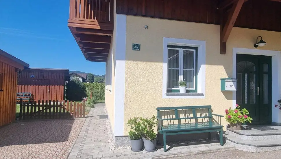 Quiet family apartment with garden and garage