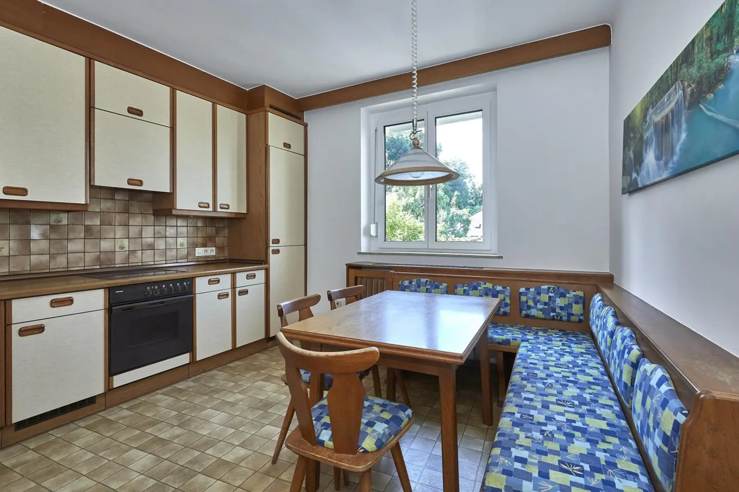 Zentrale 2-Zimmer-Wohnung mit Balkon!