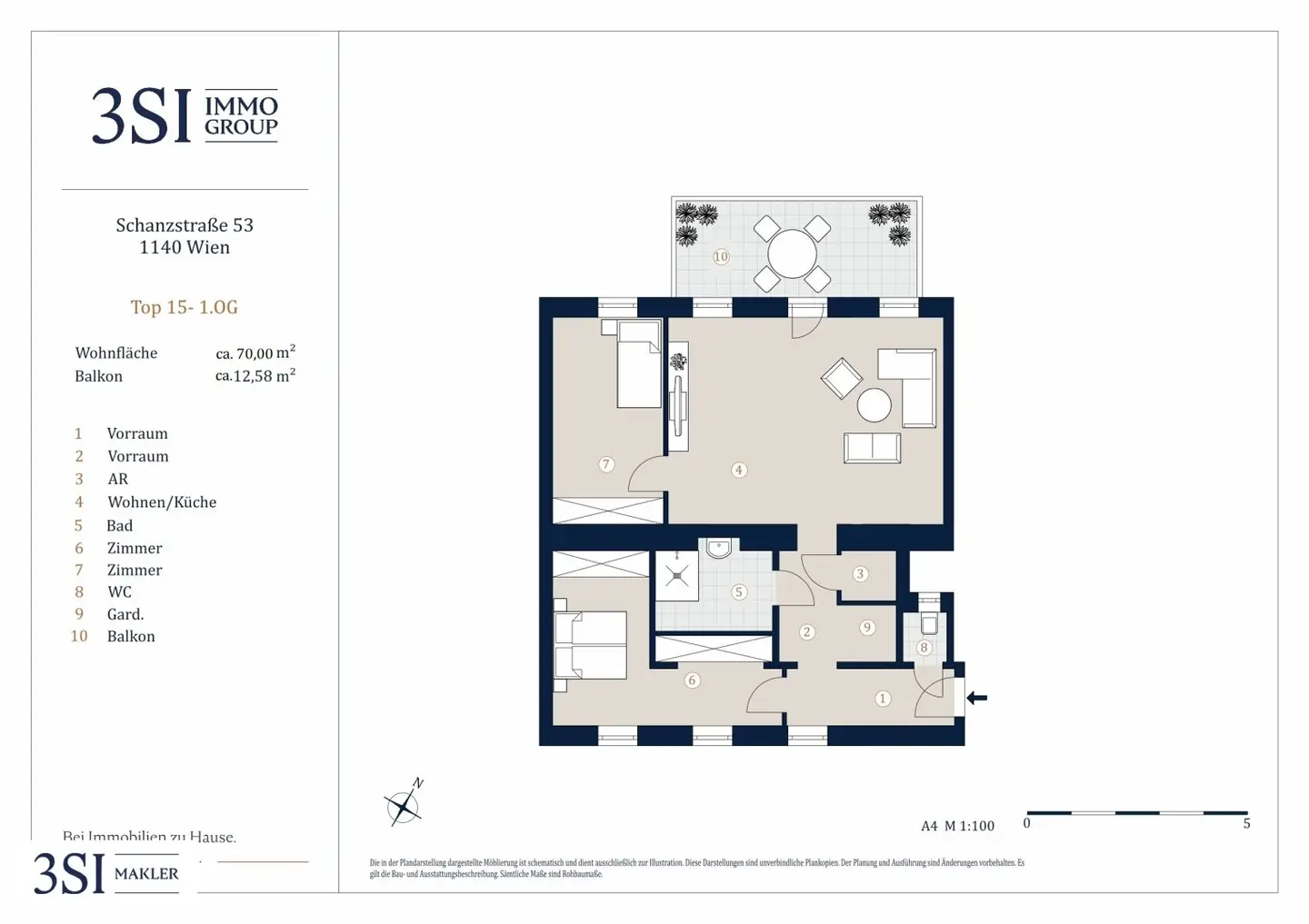 Old building apartment with balcony and elevator in a quiet location
