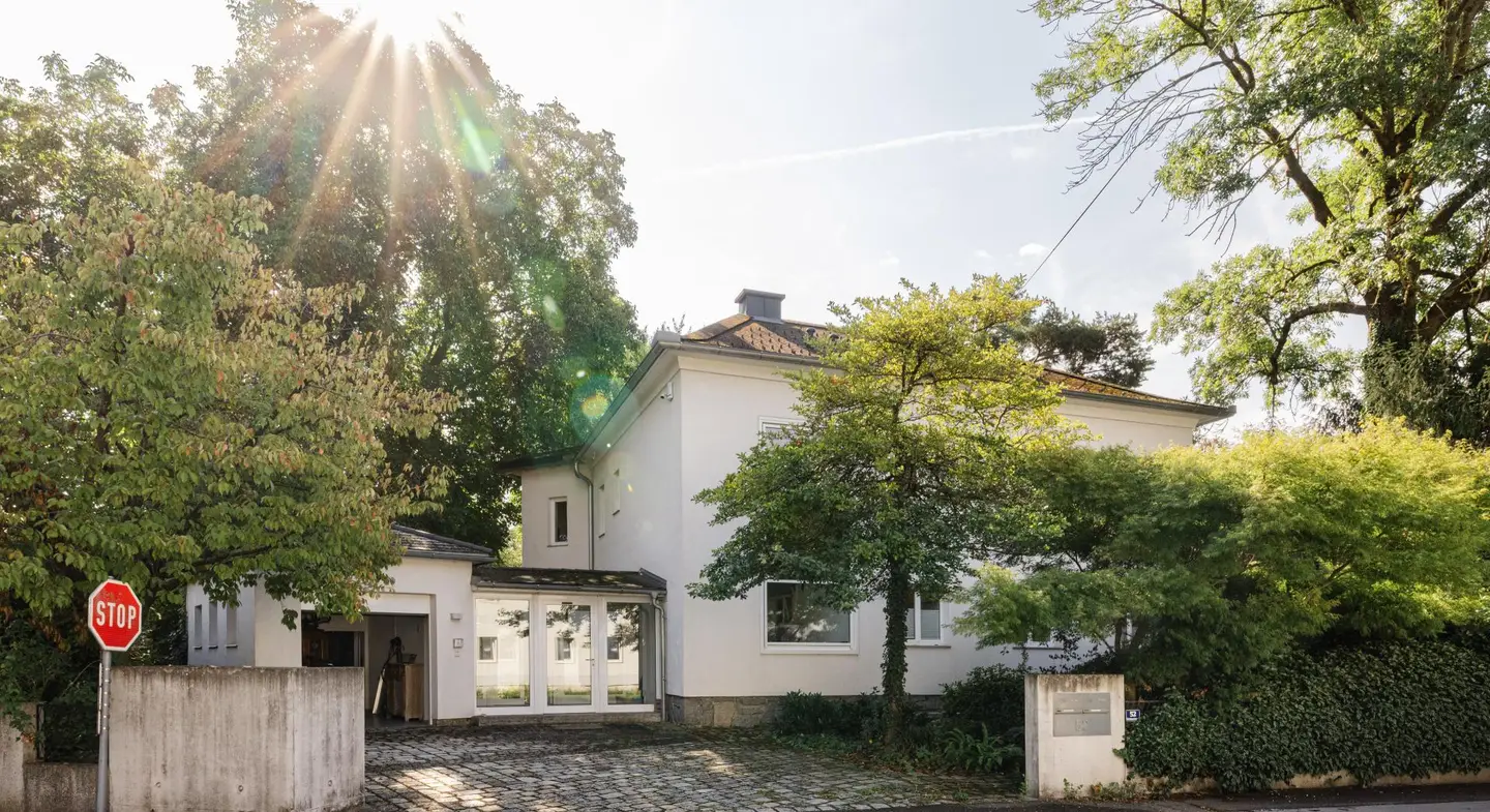 Ferienwohnung in Villenlage mit großem Parkgarten