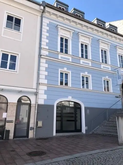Lichtdurchflutete Wohnung am Marktplatz mit Einbauküche