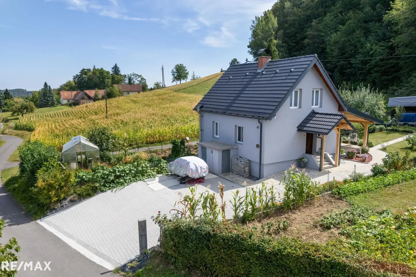 Quiet setting with garden Familienwohnung
