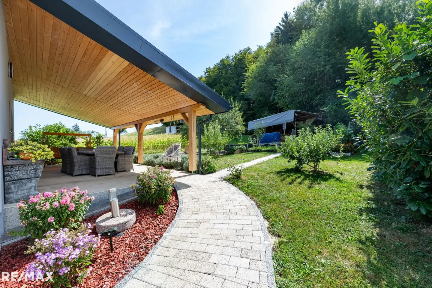 Quiet setting with garden Familienwohnung