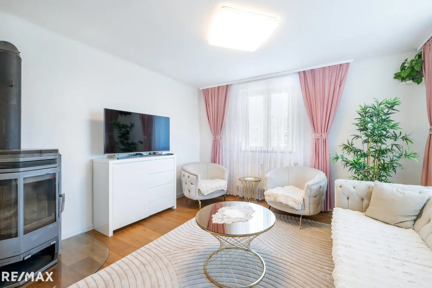 Quiet setting with garden Familienwohnung