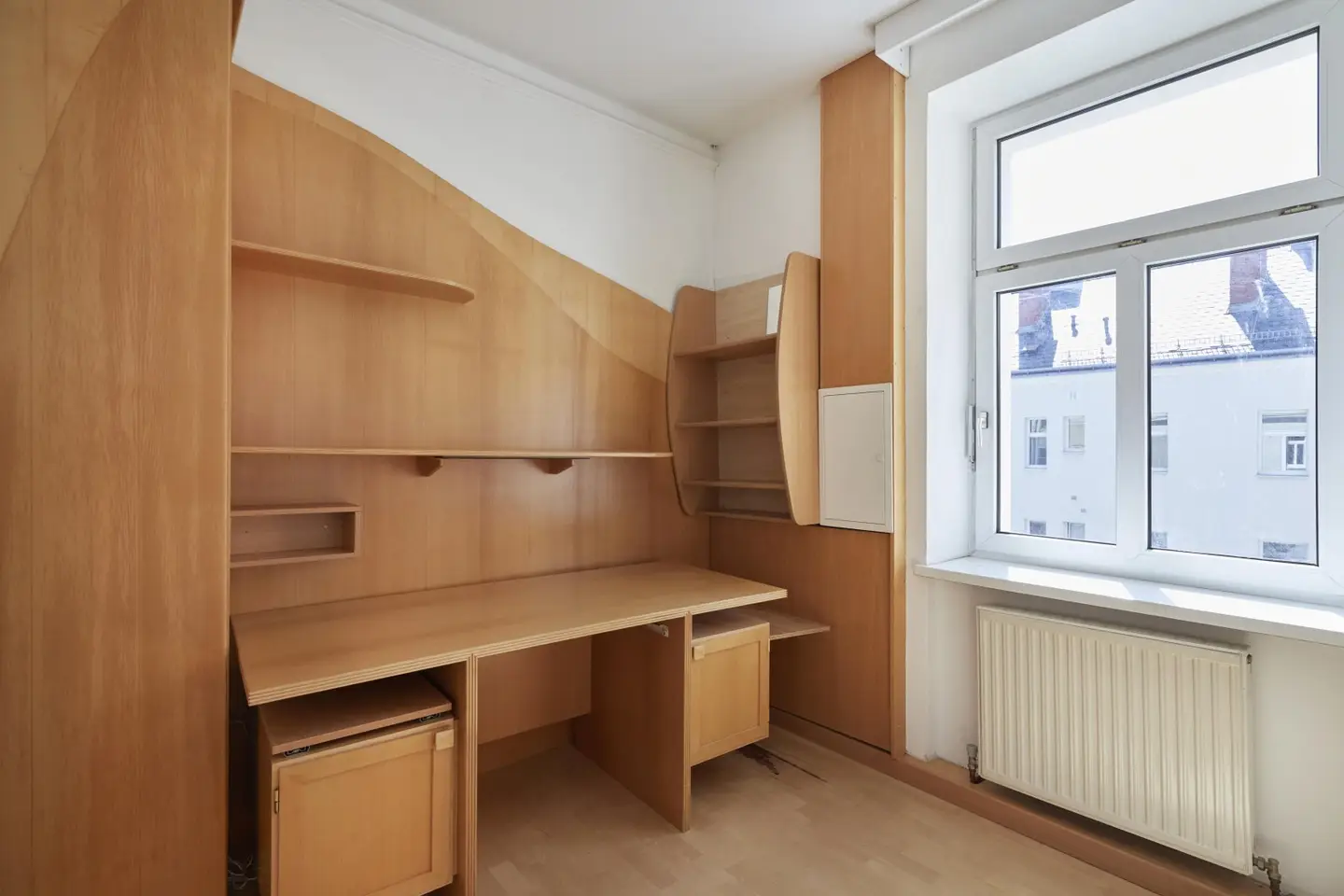 Altbauwohnung with tiled stove and high ceilings