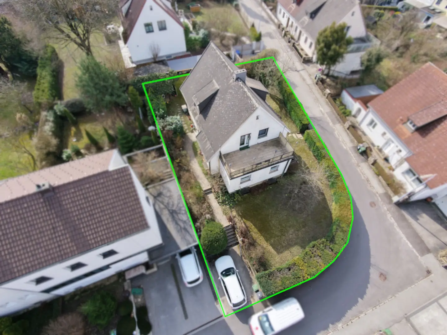 Ruhiger Garten und Weitblick Familienwohnung
