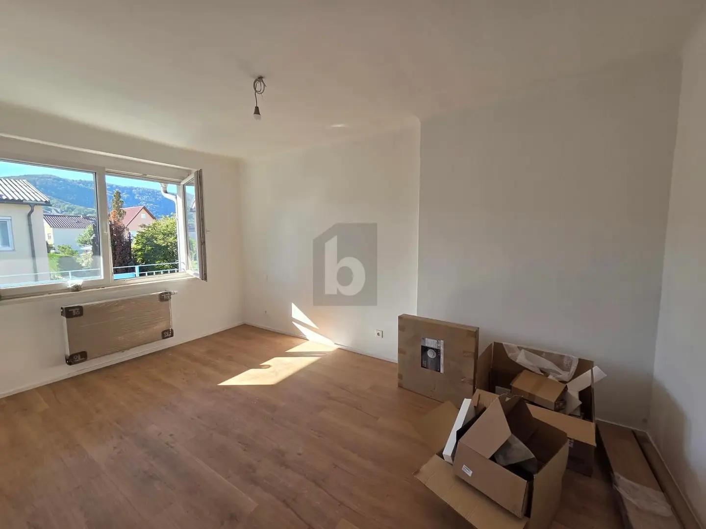 Frisch sanierte Wohnung mit großzügigem Balkon