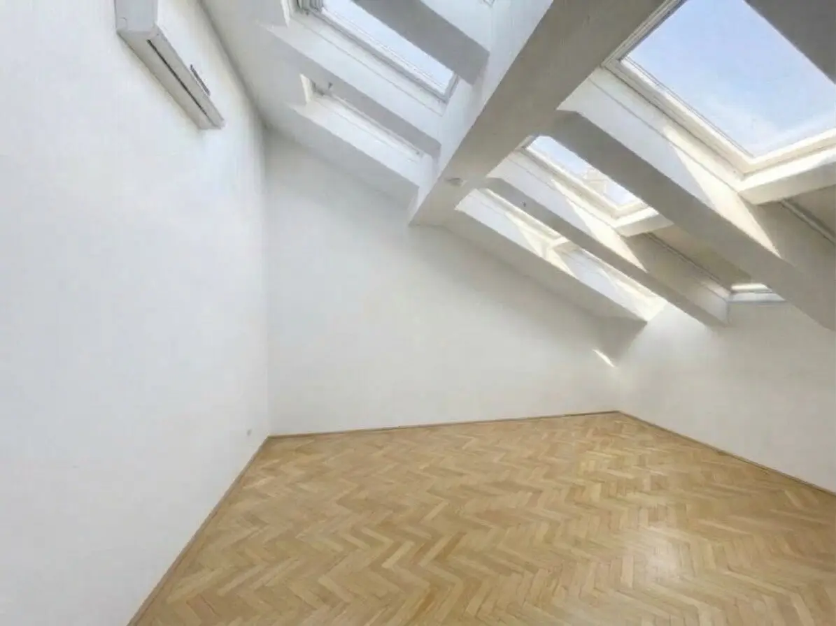 Klimatisiertes, attraktives Loft-Dachgeschoss