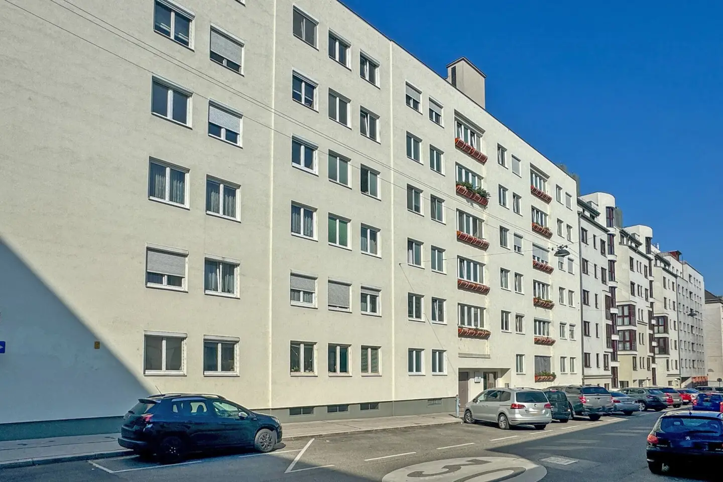 Erstbezug nach Generalsanierung! Top Dachgeschoßwohnung Nähe Matzleinsdorfer Platz
