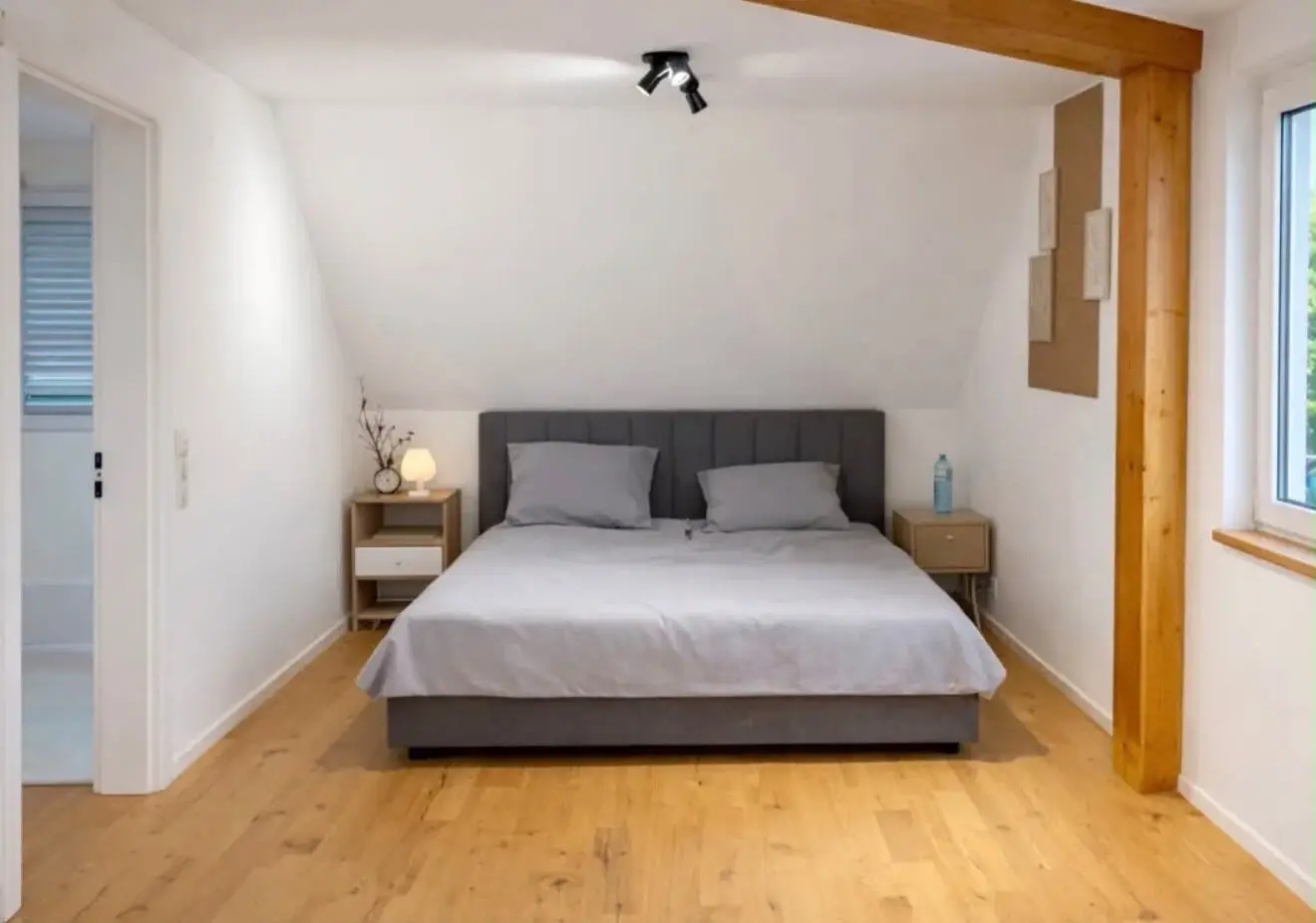 Like-new single-family house in Graz, 220m², 5 rooms, garden, garage, 2 parking spaces