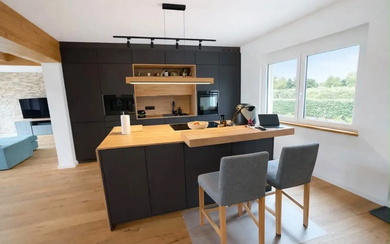 Like-new single-family house in Graz, 220m², 5 rooms, garden, garage, 2 parking spaces